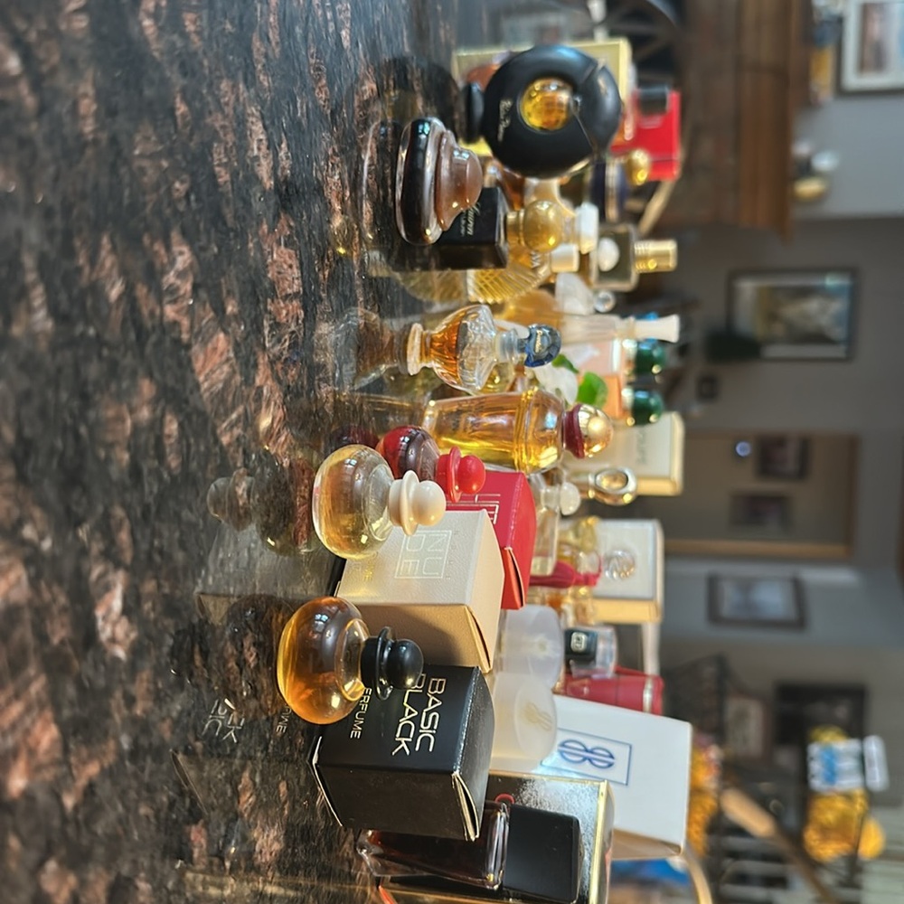 Assorted Mini Perfume Bottles Collection - Picture 3 of 10